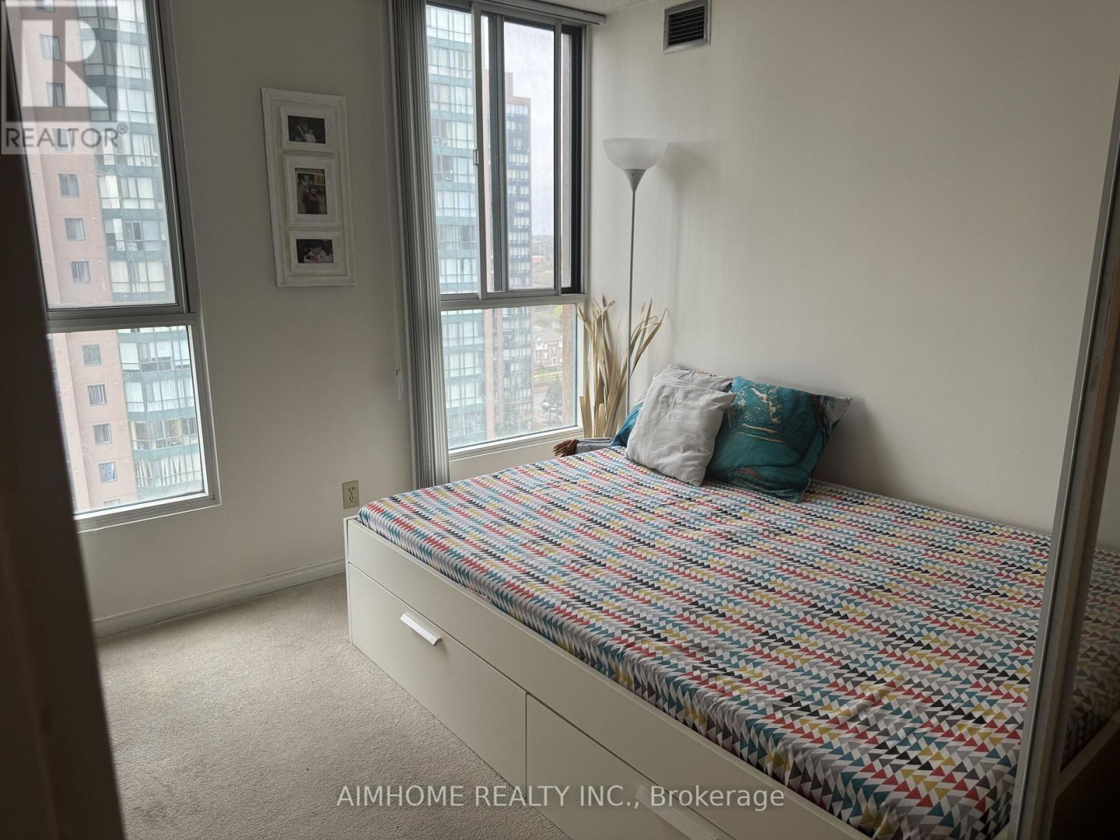 #1504 115 HILLCREST AVENUE - 34