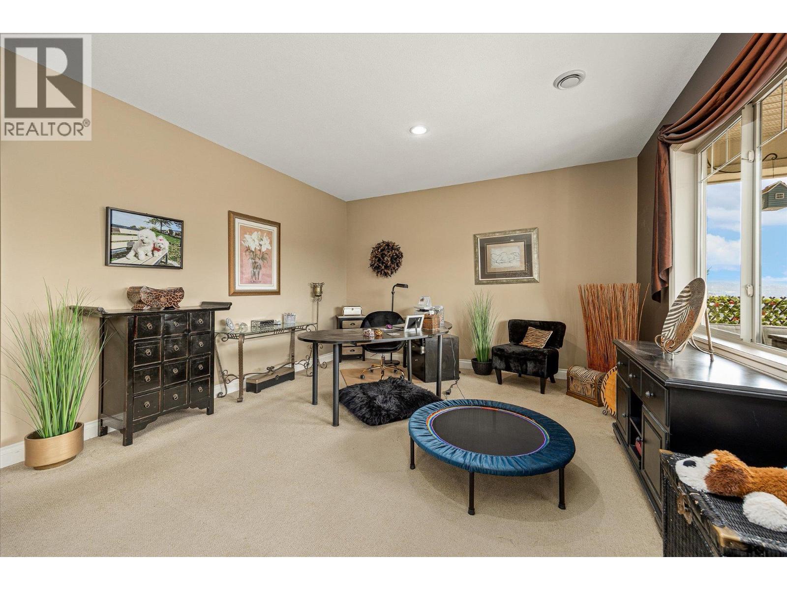 #26 875 Stockley Street - 49