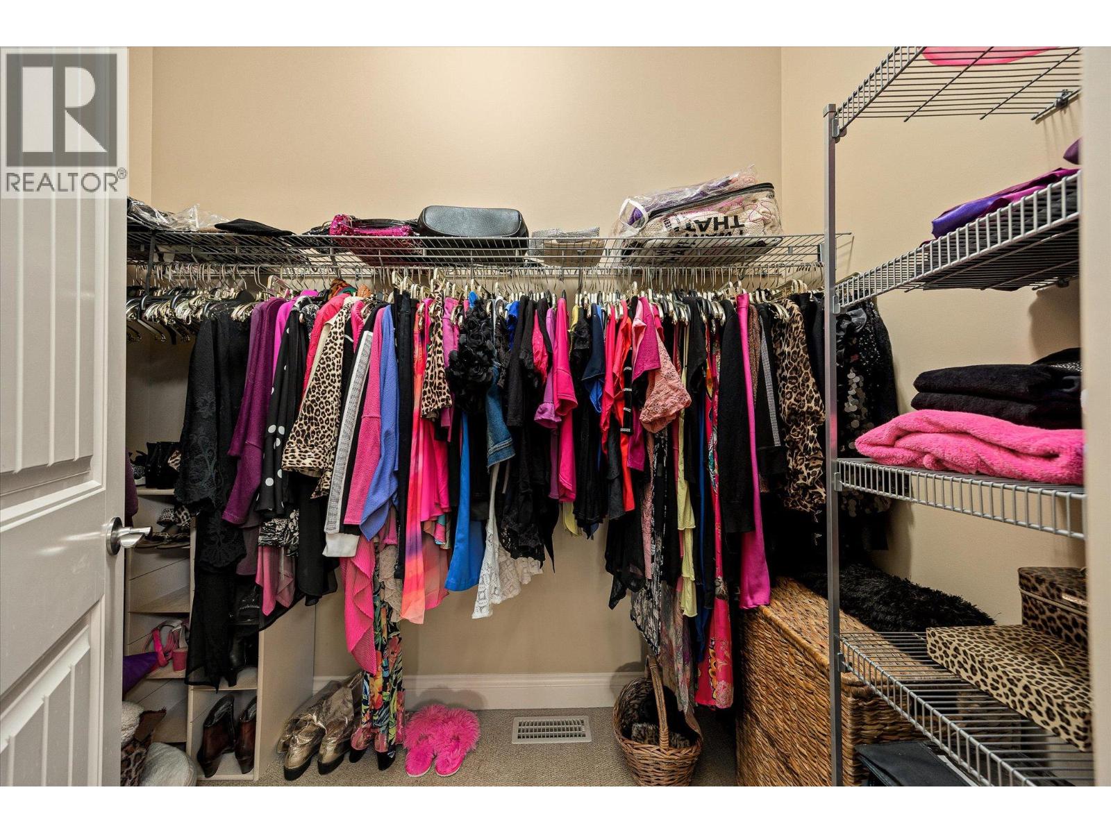 #26 875 Stockley Street - 35
