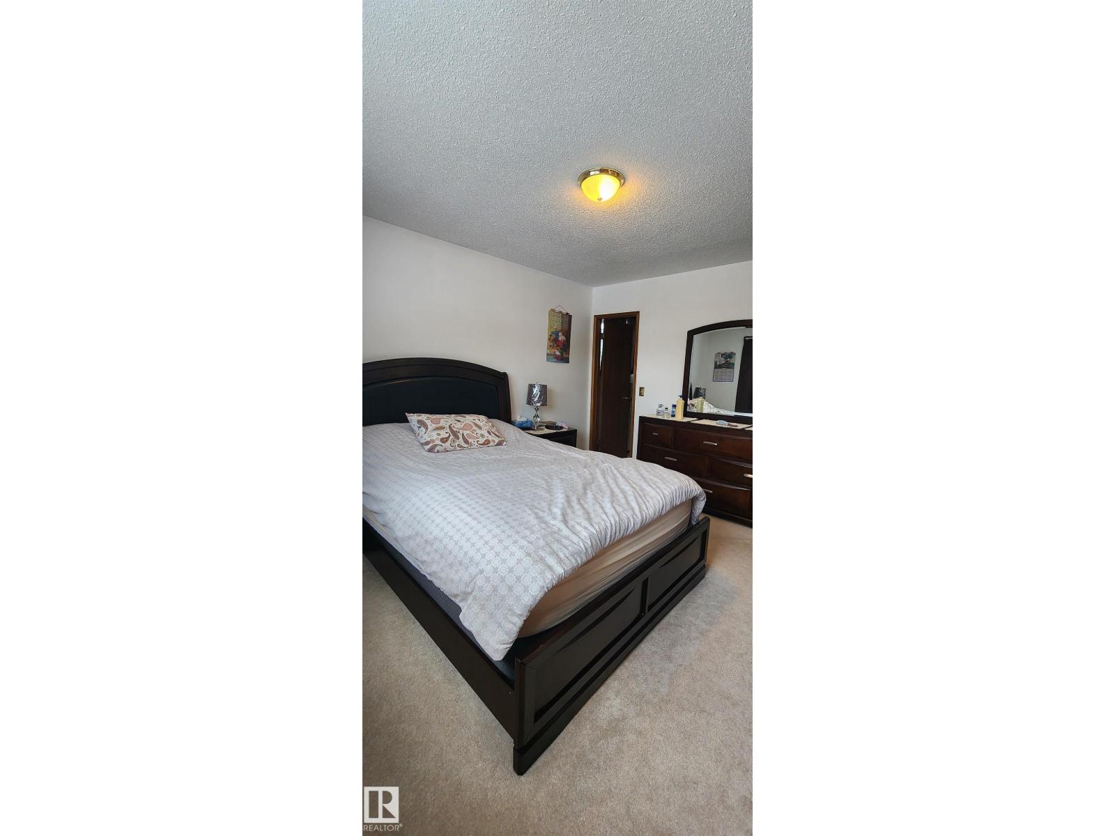 11035 166 AV NW, Edmonton