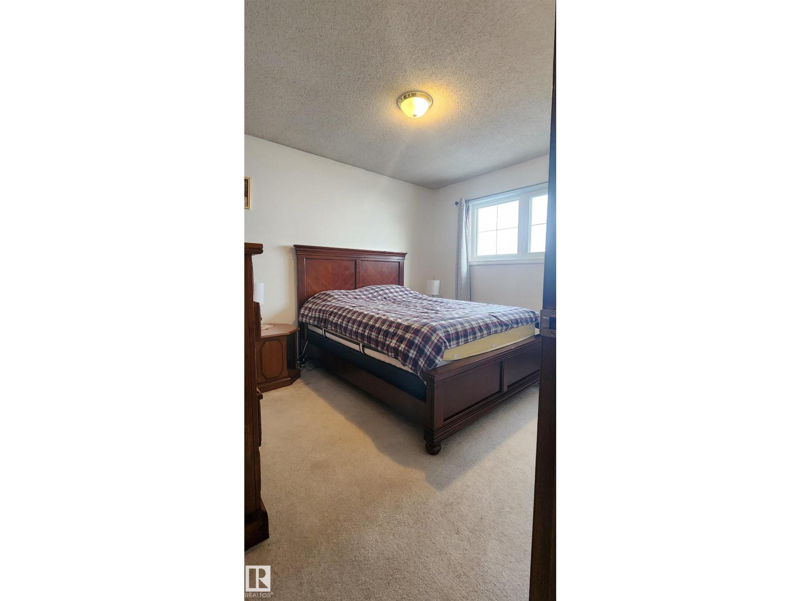 11035 166 AV NW, Edmonton