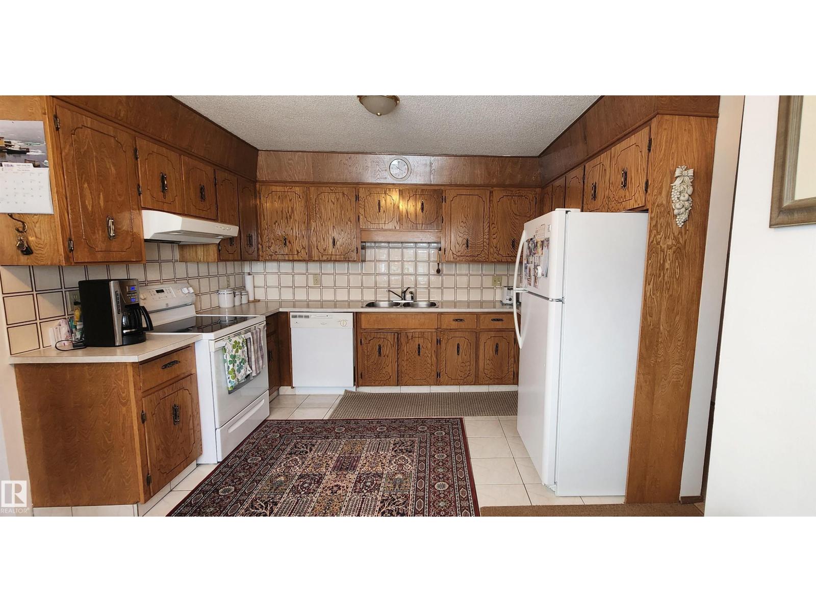 11035 166 AV NW, Edmonton