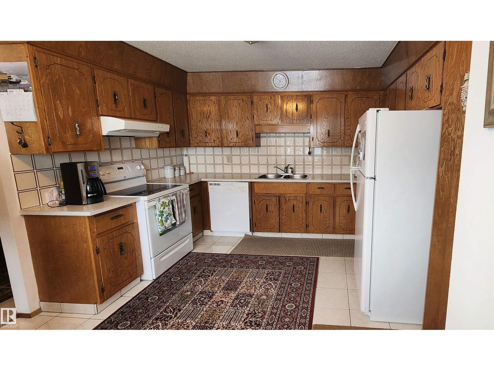 11035 166 AV NW, Edmonton