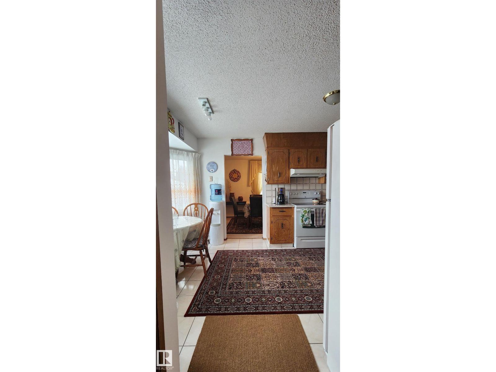 11035 166 AV NW, Edmonton