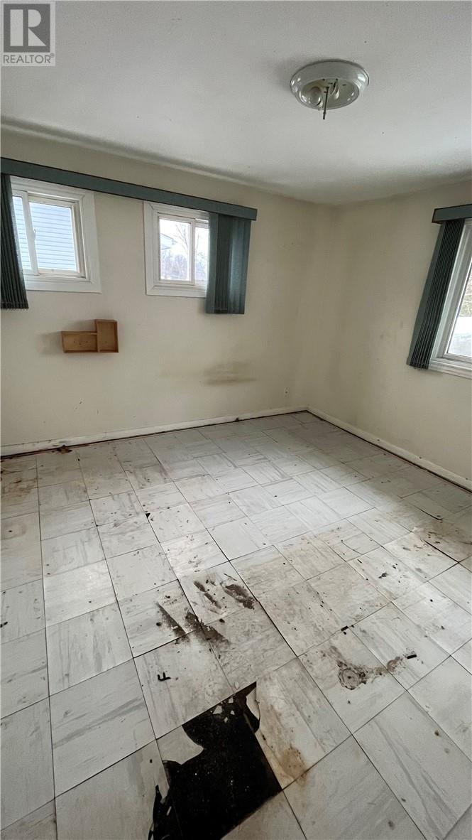 145 Axmith Avenue, Elliot Lake, Ontario, P5A1B9 — Photo 10