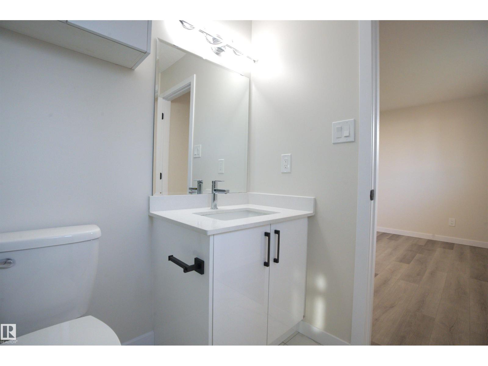 18412 92 AV NW, Edmonton