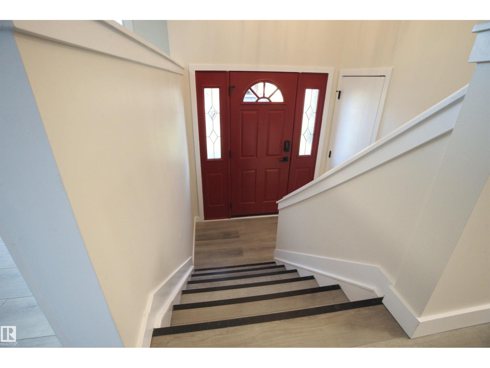 18412 92 AV NW, Edmonton