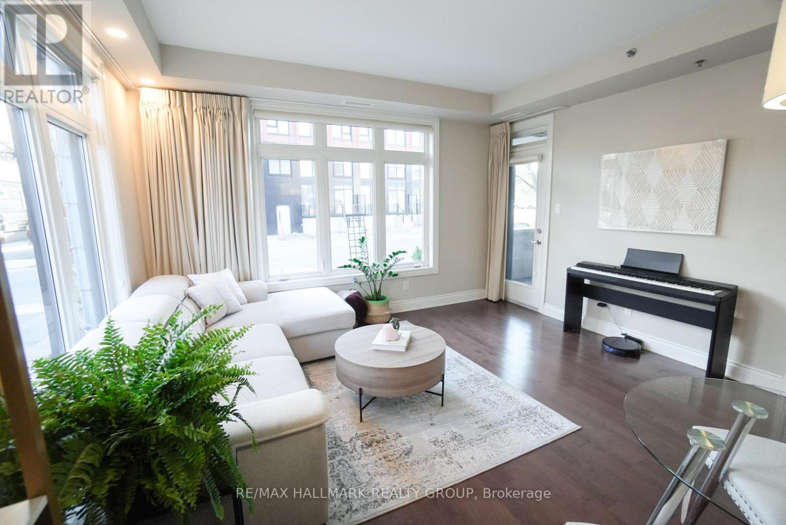 #108 323 WINONA AVENUE - 6