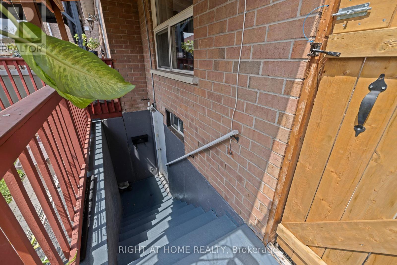 8 FLETCHERS CREEK BOULEVARD - 40