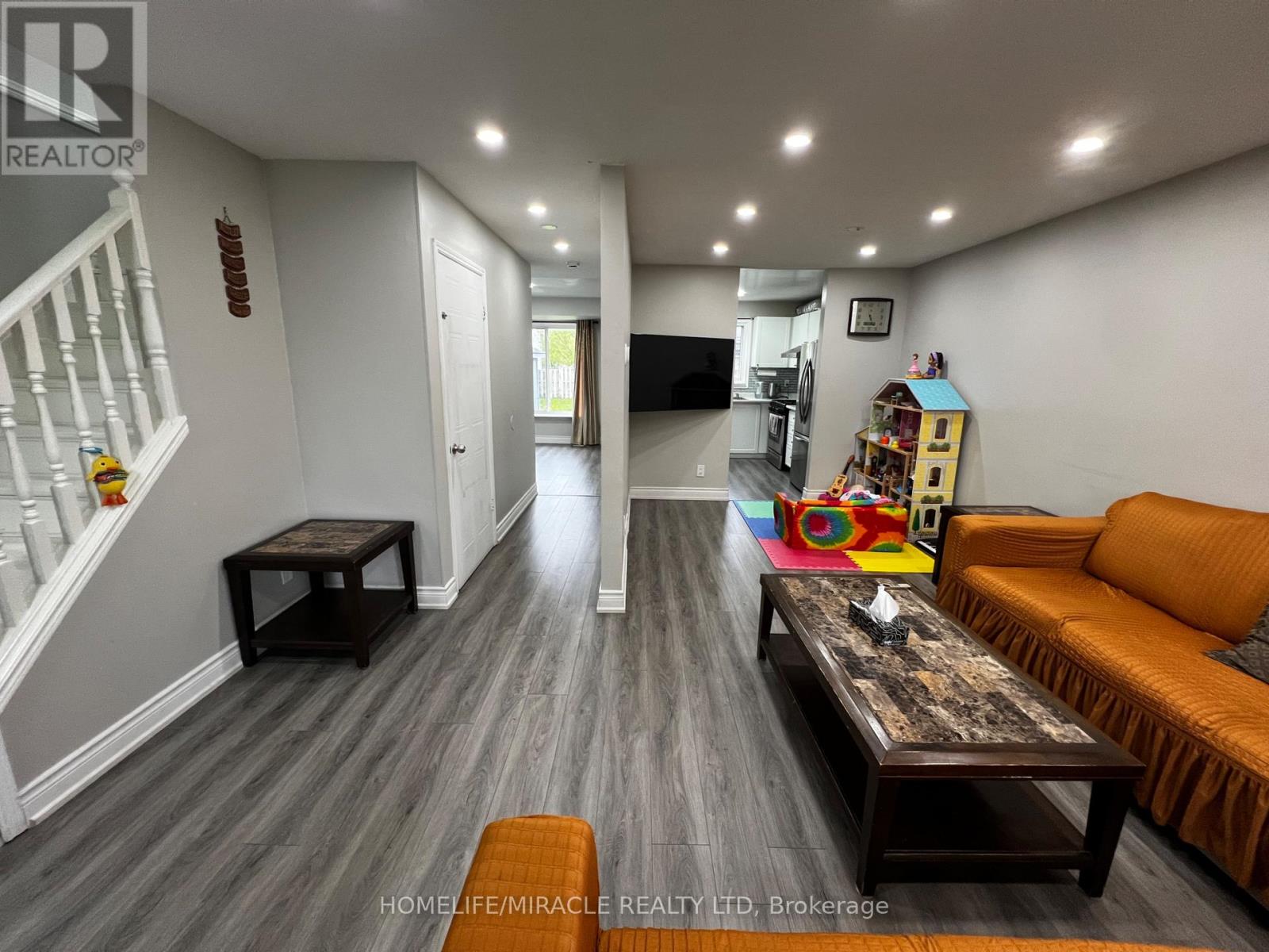 14 MOREAU CRESCENT - 3
