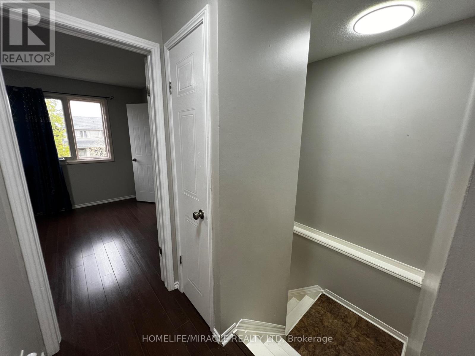 14 MOREAU CRESCENT - 12