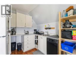 Entrance - 3124 Glasgow St, Victoria, BC V8X1L9 Photo 13