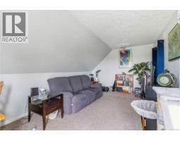 Living room - 3124 Glasgow St, Victoria, BC V8X1L9 Photo 12