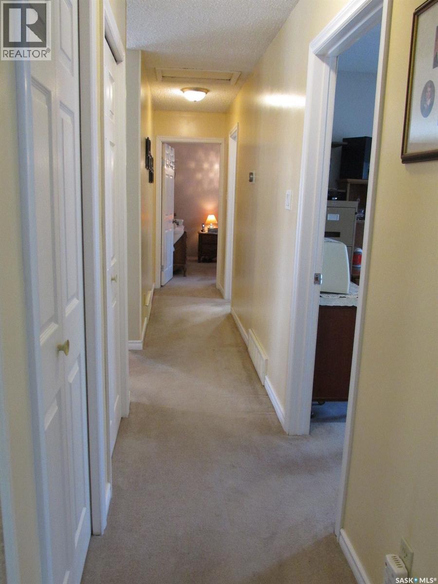 501 4th STREET E - 22
