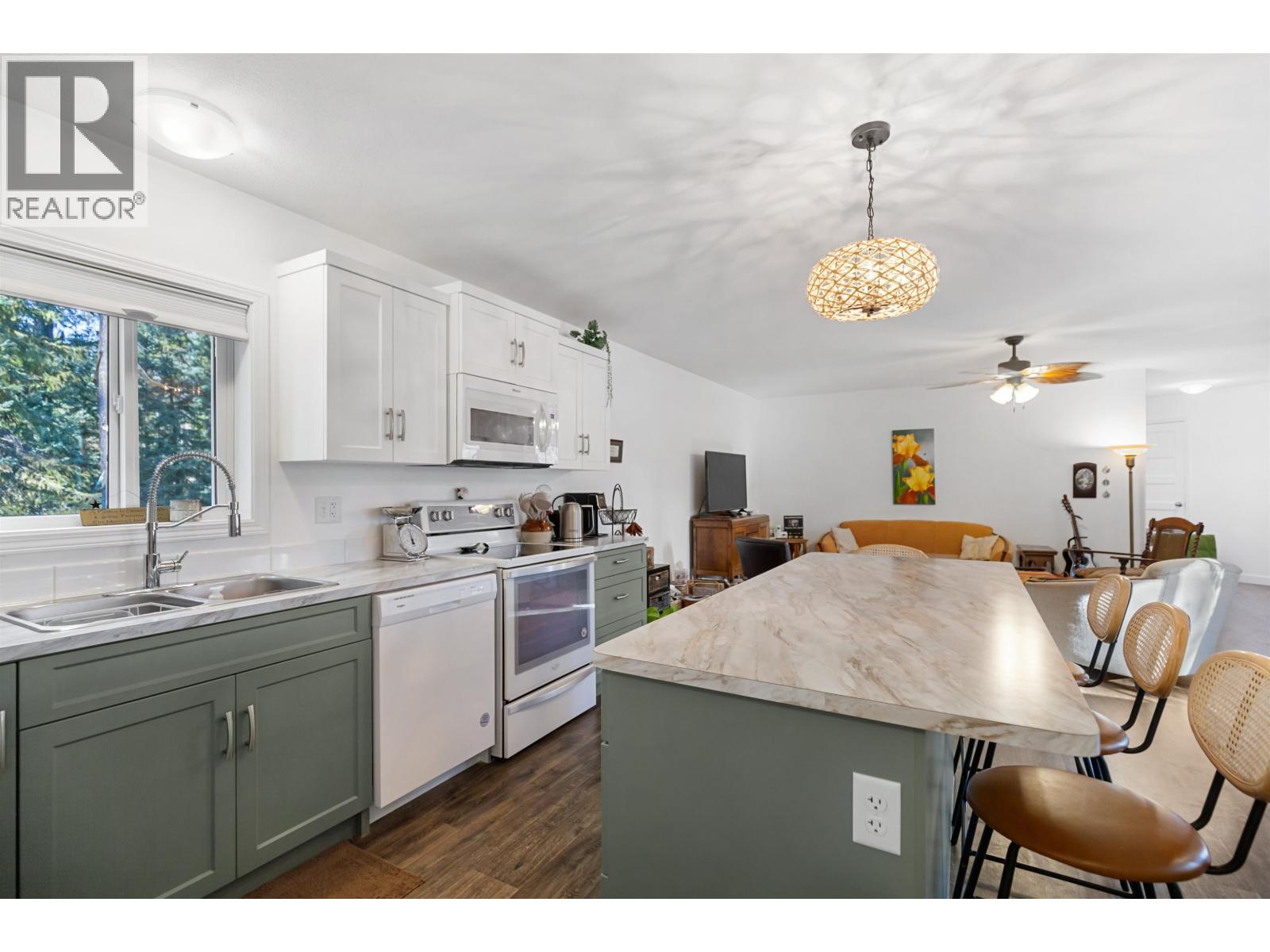 Photo 11 of 40 — 18710 HUGHES ROAD · Prince George, BC
