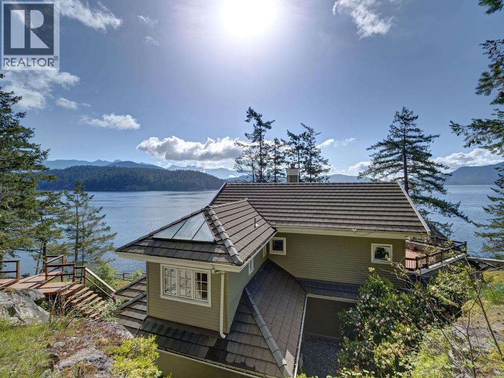890 THE GROVE ROAD, Gambier Island