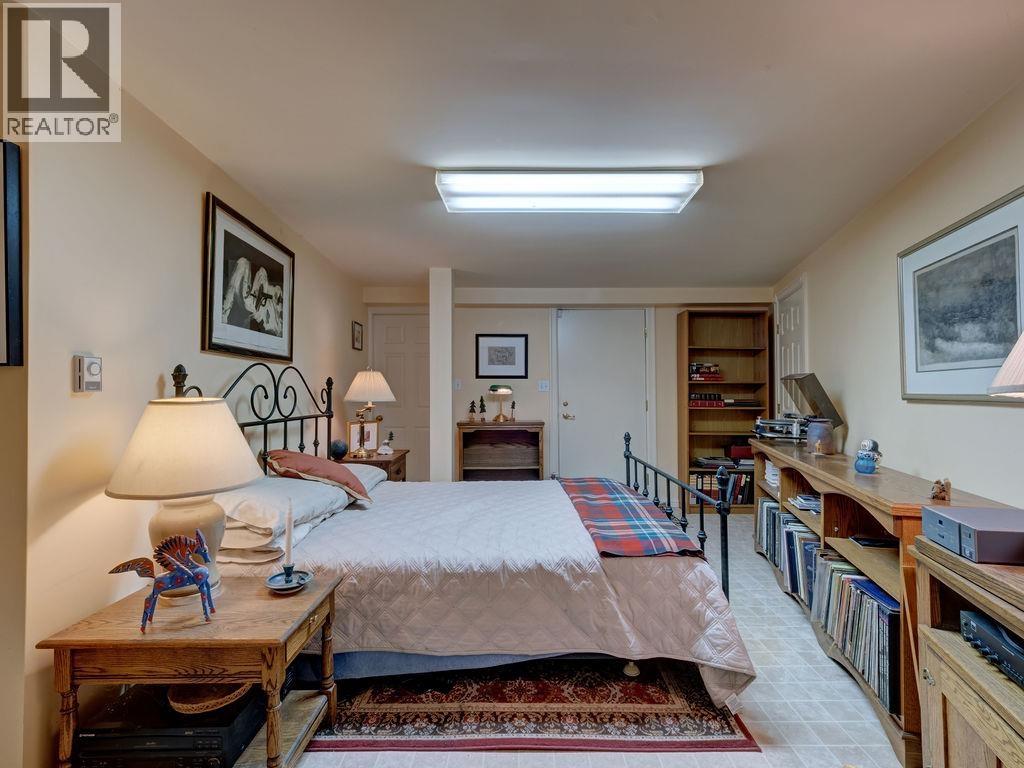 890 THE GROVE ROAD, Gambier Island