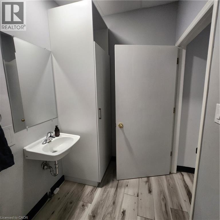 375 UNIVERSITY Avenue E Unit# 105, Waterloo, Ontario, N2K3M7 — Photo 17