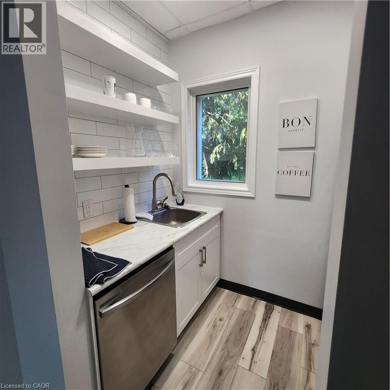 375 UNIVERSITY Avenue E Unit# 105, Waterloo, Ontario, N2K3M7 — Photo 16