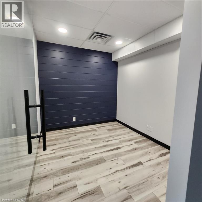375 UNIVERSITY Avenue E Unit# 105, Waterloo, Ontario, N2K3M7 — Photo 4