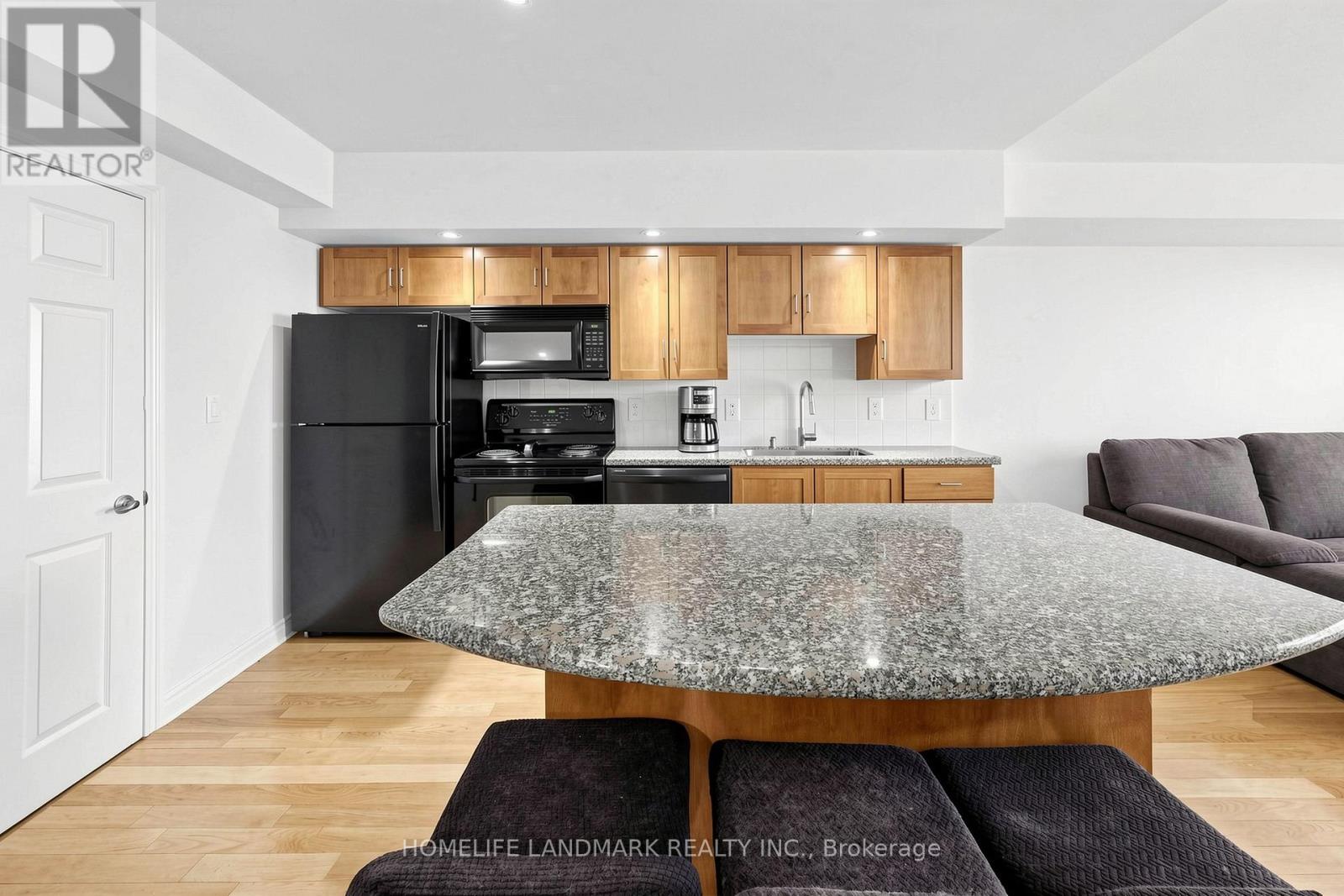 #1124 270 WELLINGTON STREET W - 12