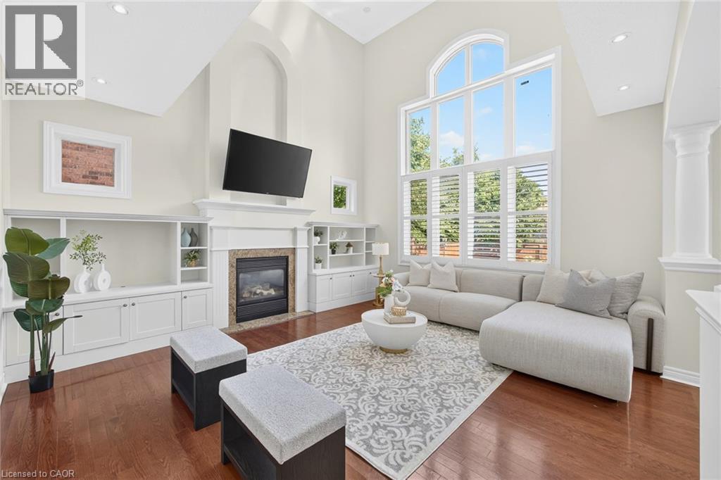 3322 FOX RUN Circle, Oakville, Ontario, L6L6W4 — Photo 2