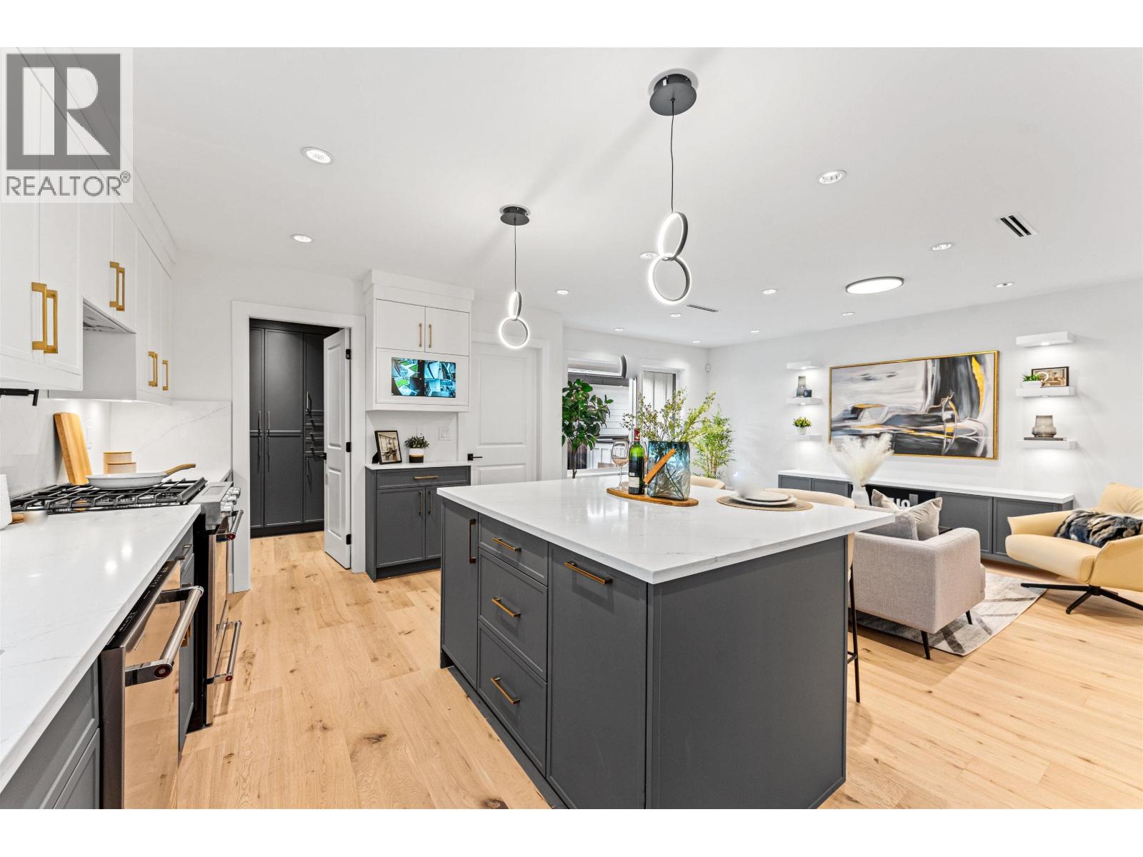 4917 VENABLES STREET, Burnaby