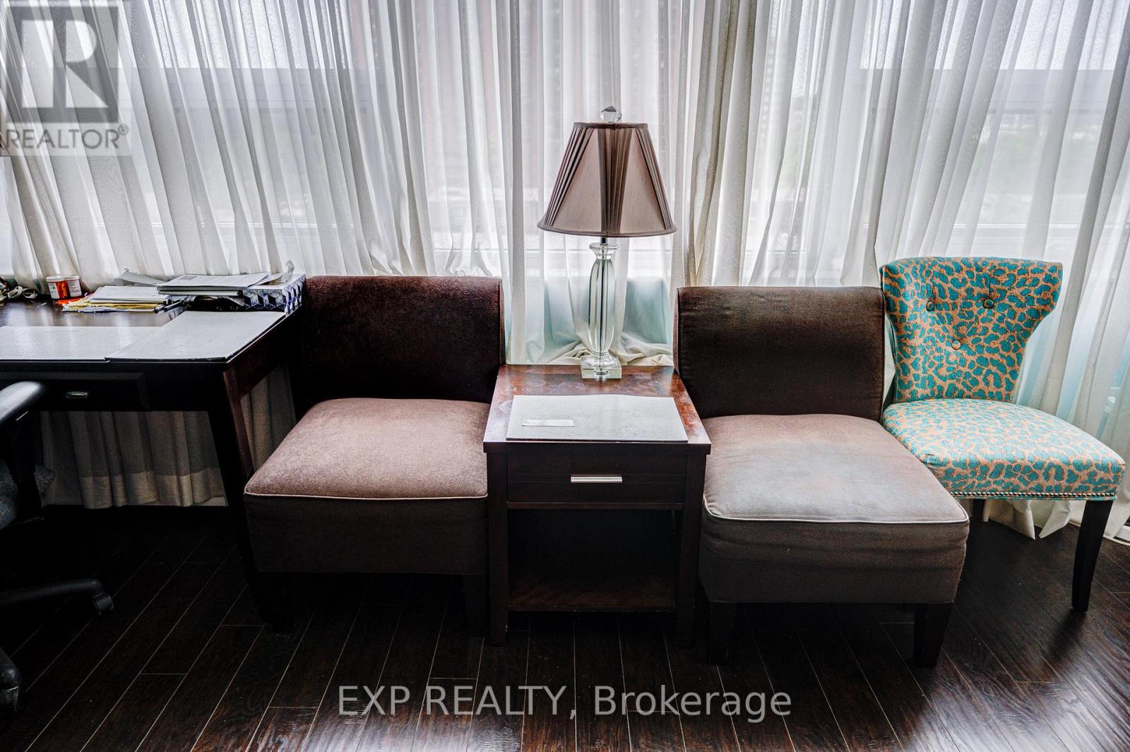 #808 121 LING ROAD - 13