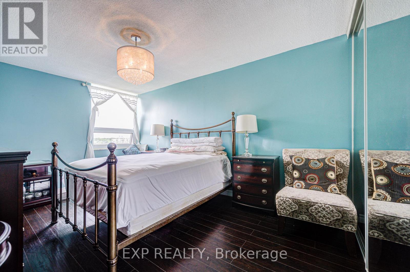 #808 121 LING ROAD - 20
