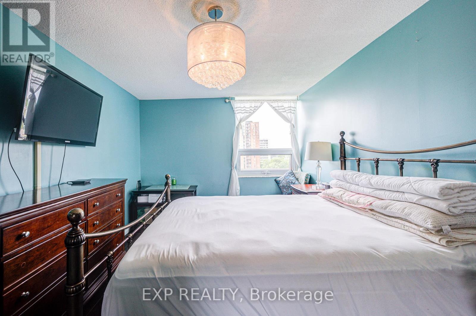 #808 121 LING ROAD - 22