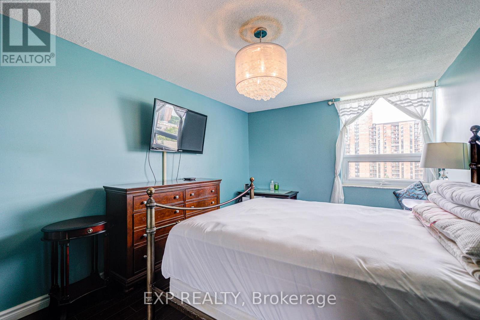 #808 121 LING ROAD - 23