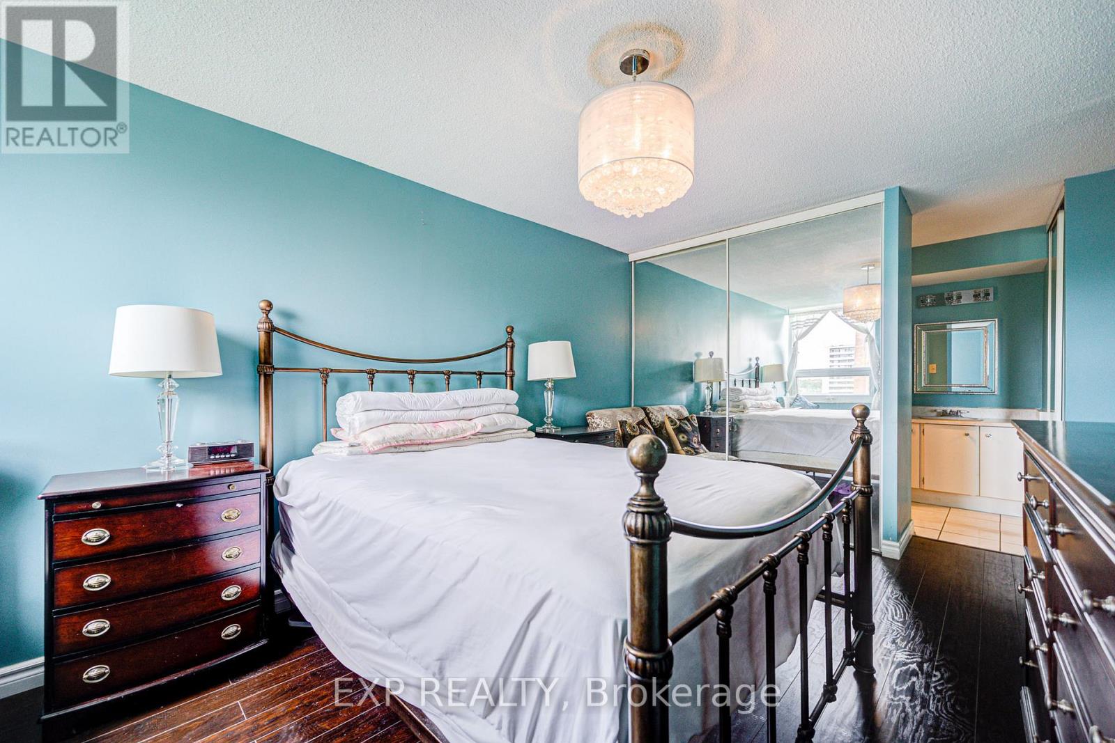 #808 121 LING ROAD - 25