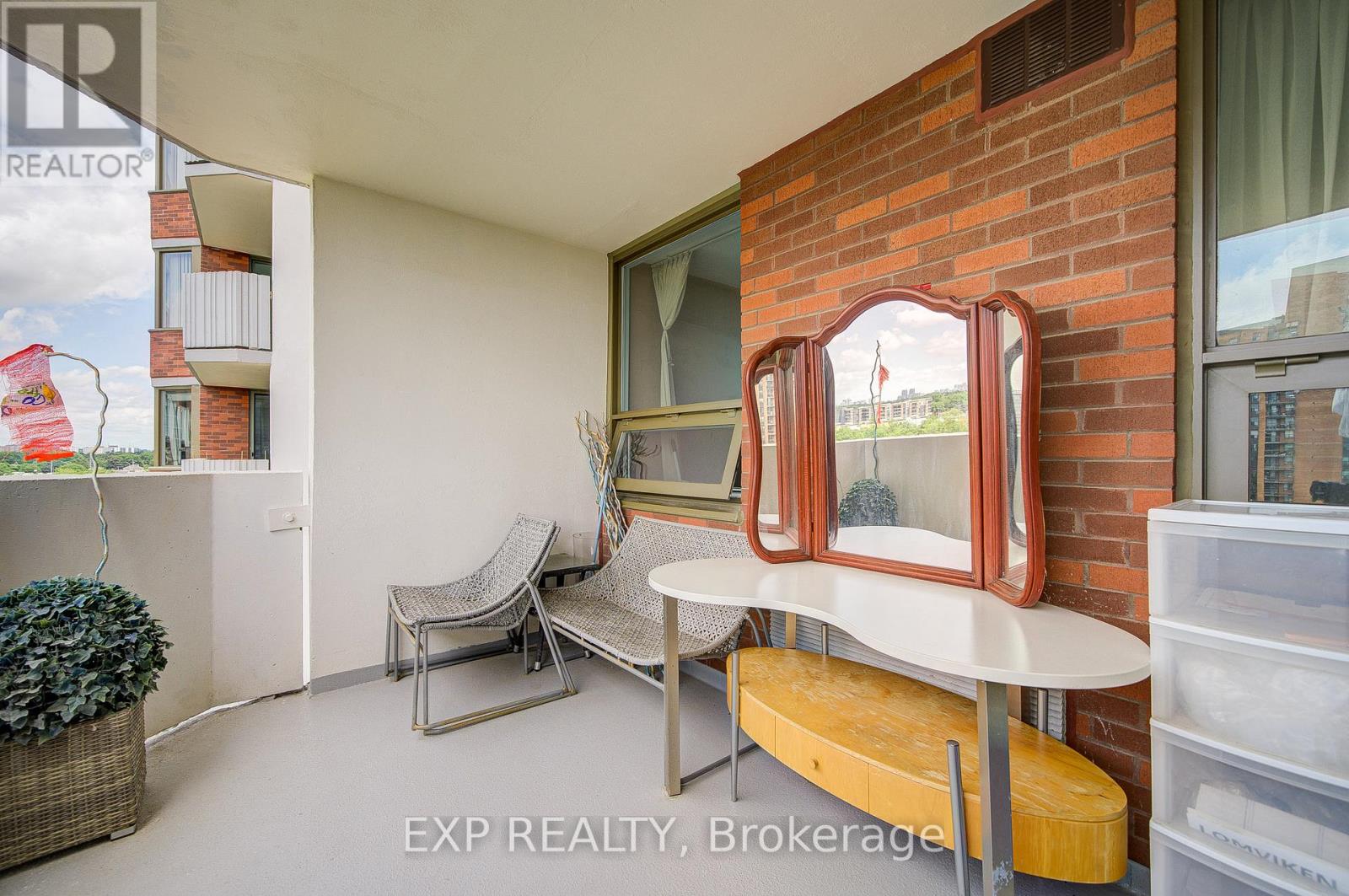 #808 121 LING ROAD - 29
