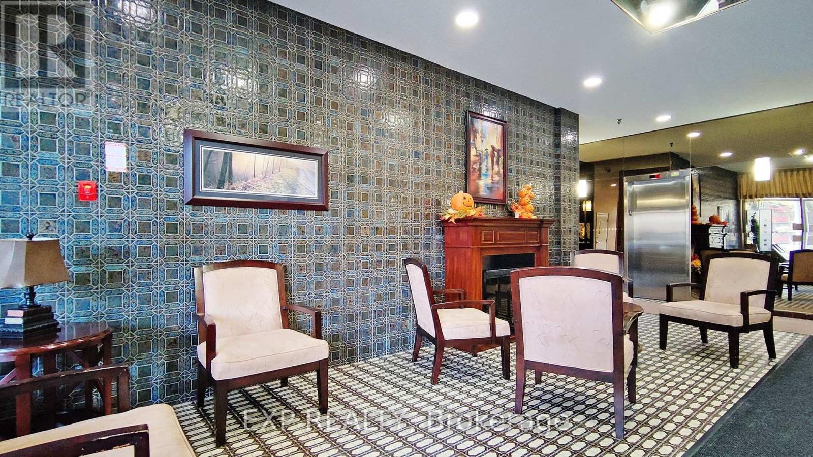 #808 121 LING ROAD - 31