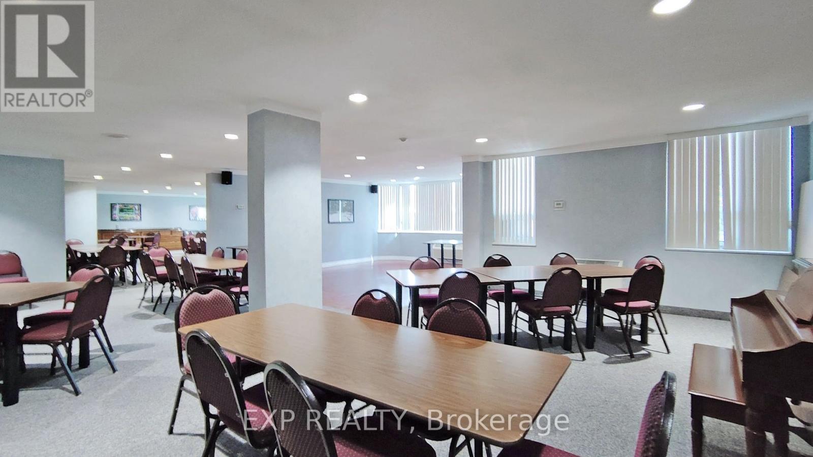 #808 121 LING ROAD - 36