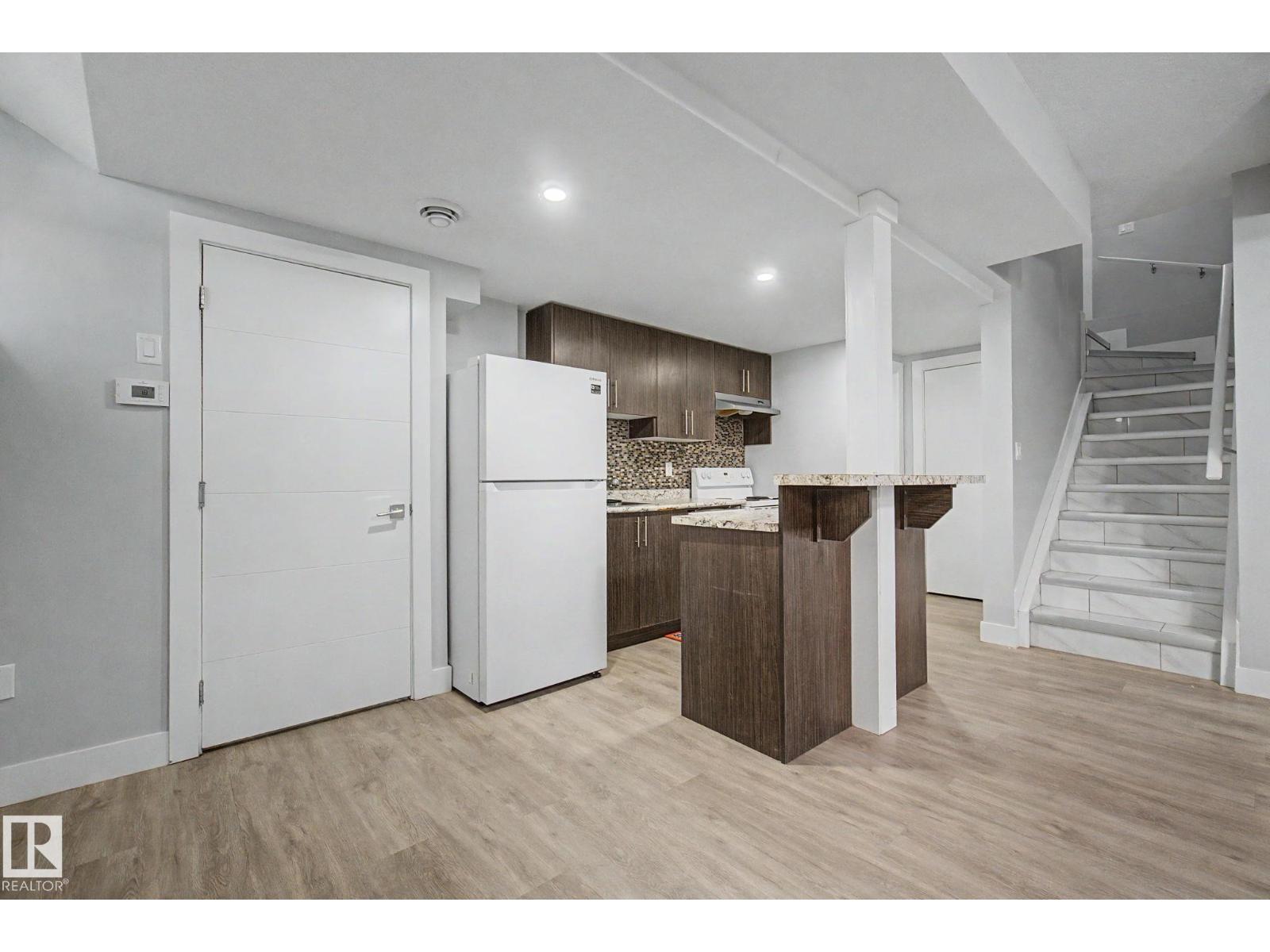 635 42 ST SW, Edmonton