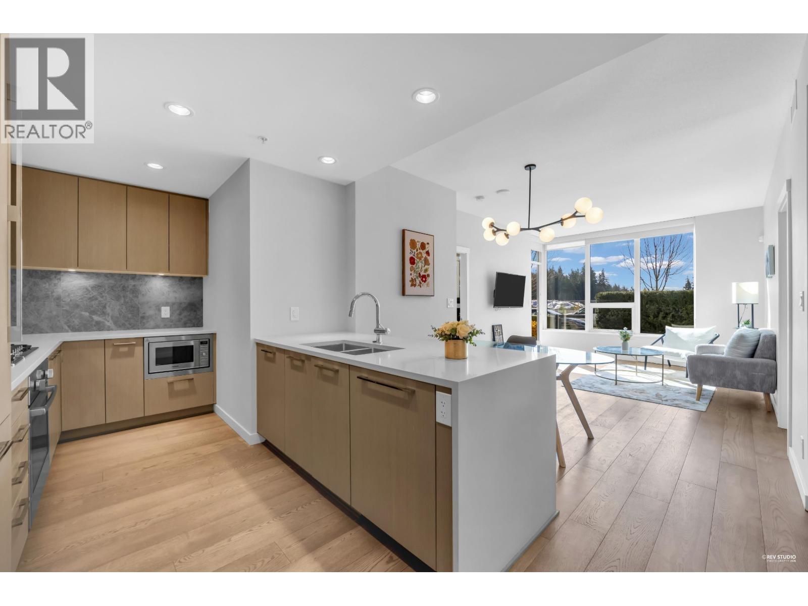 107 5687 GRAY Avenue - photo 2