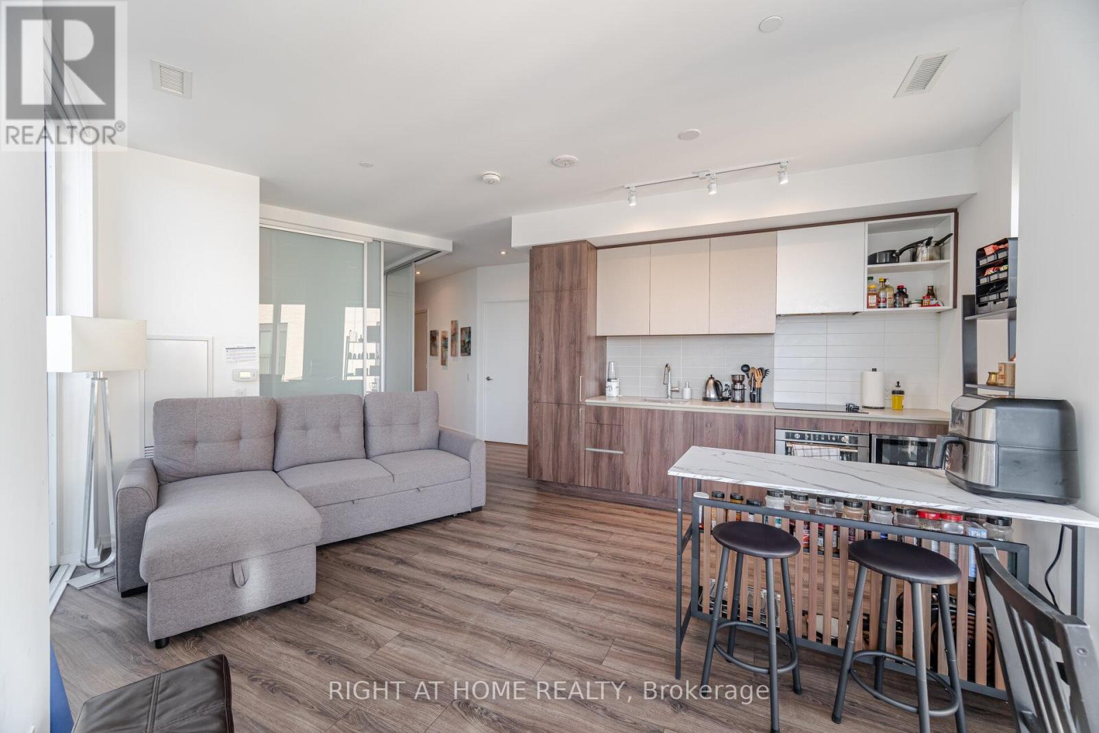 #508 7890 JANE STREET - 33