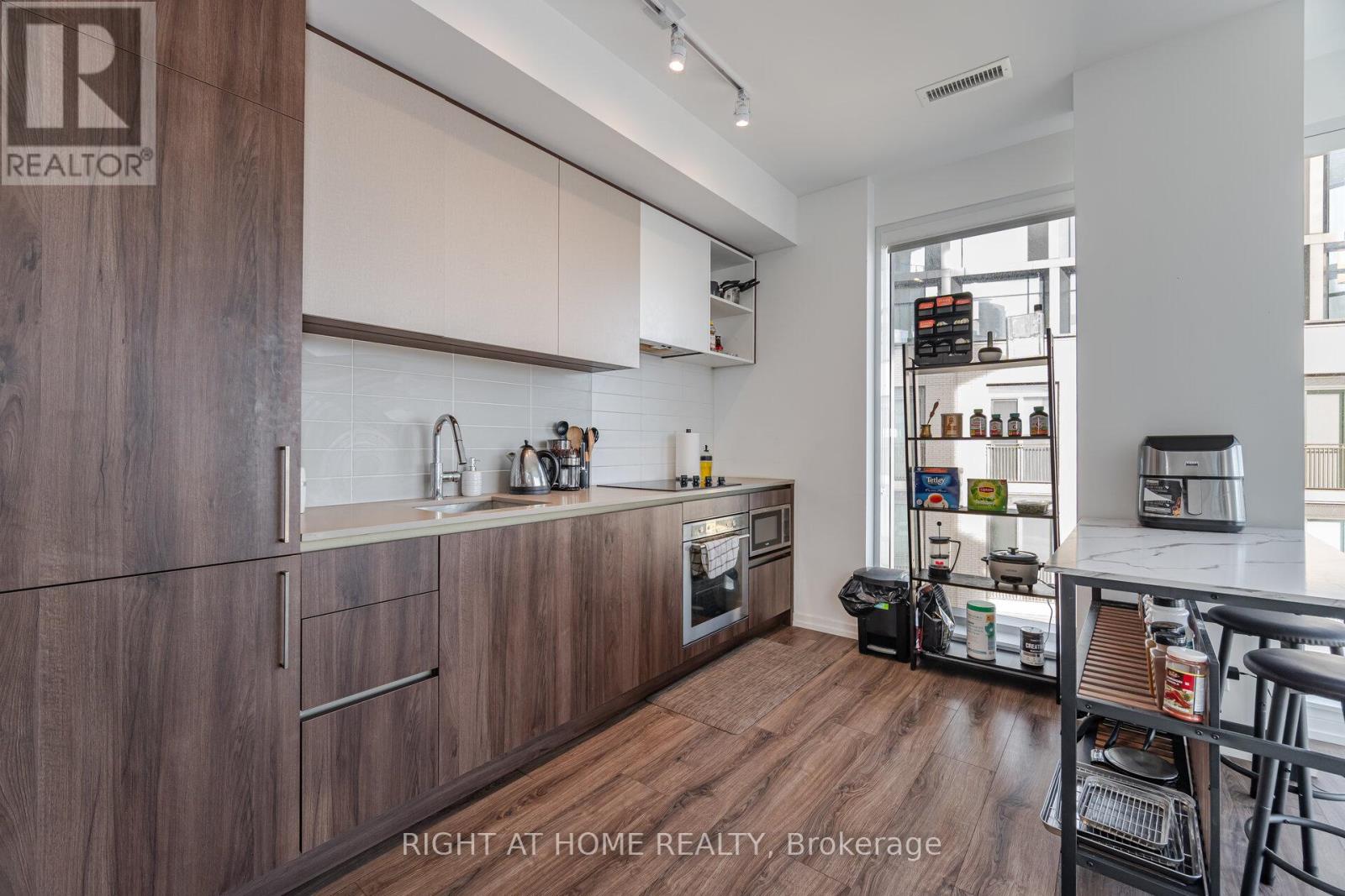 #508 7890 JANE STREET - 35
