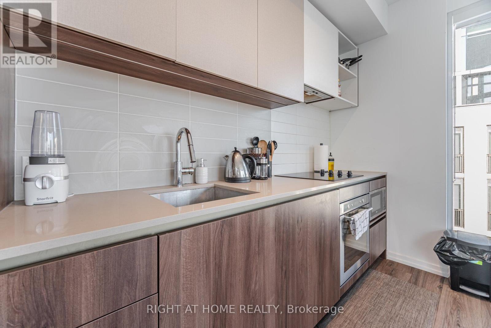 #508 7890 JANE STREET - 37