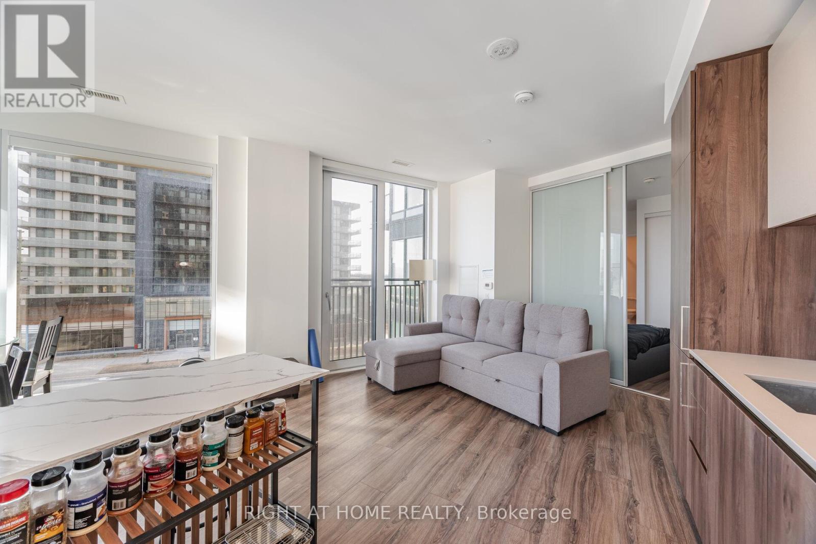 #508 7890 JANE STREET - 38