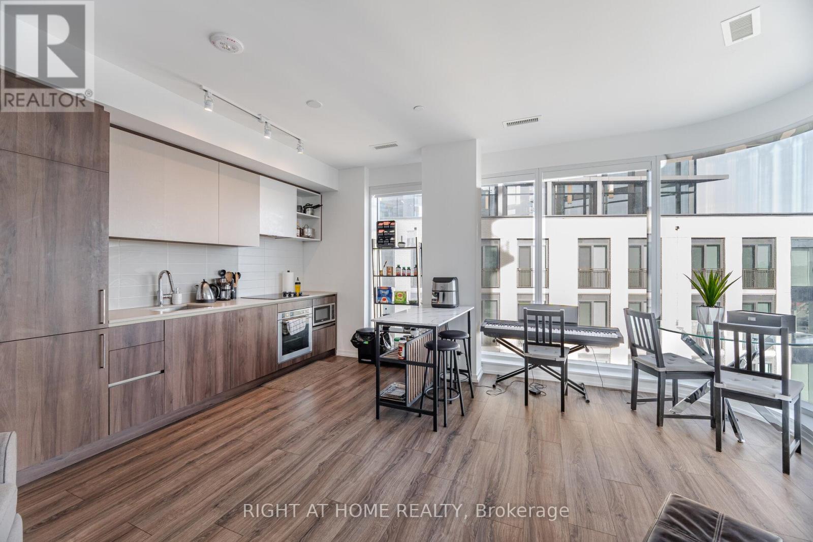 #508 7890 JANE STREET - 43