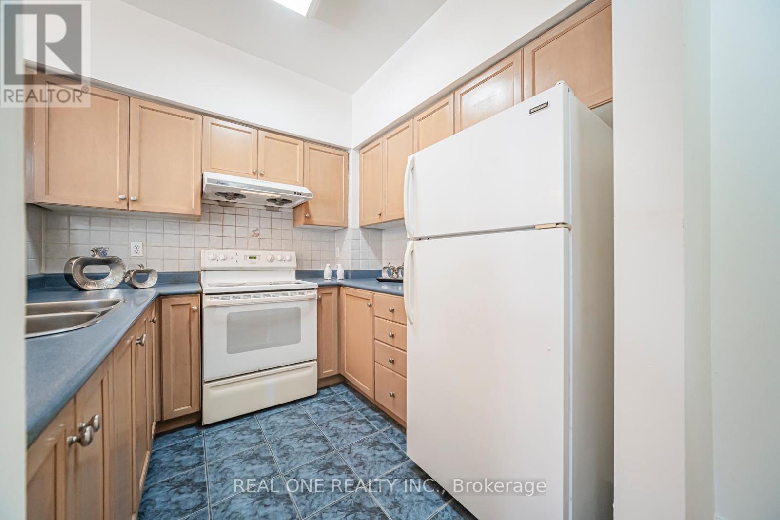 #17 12 ST MORITZ WAY - 13