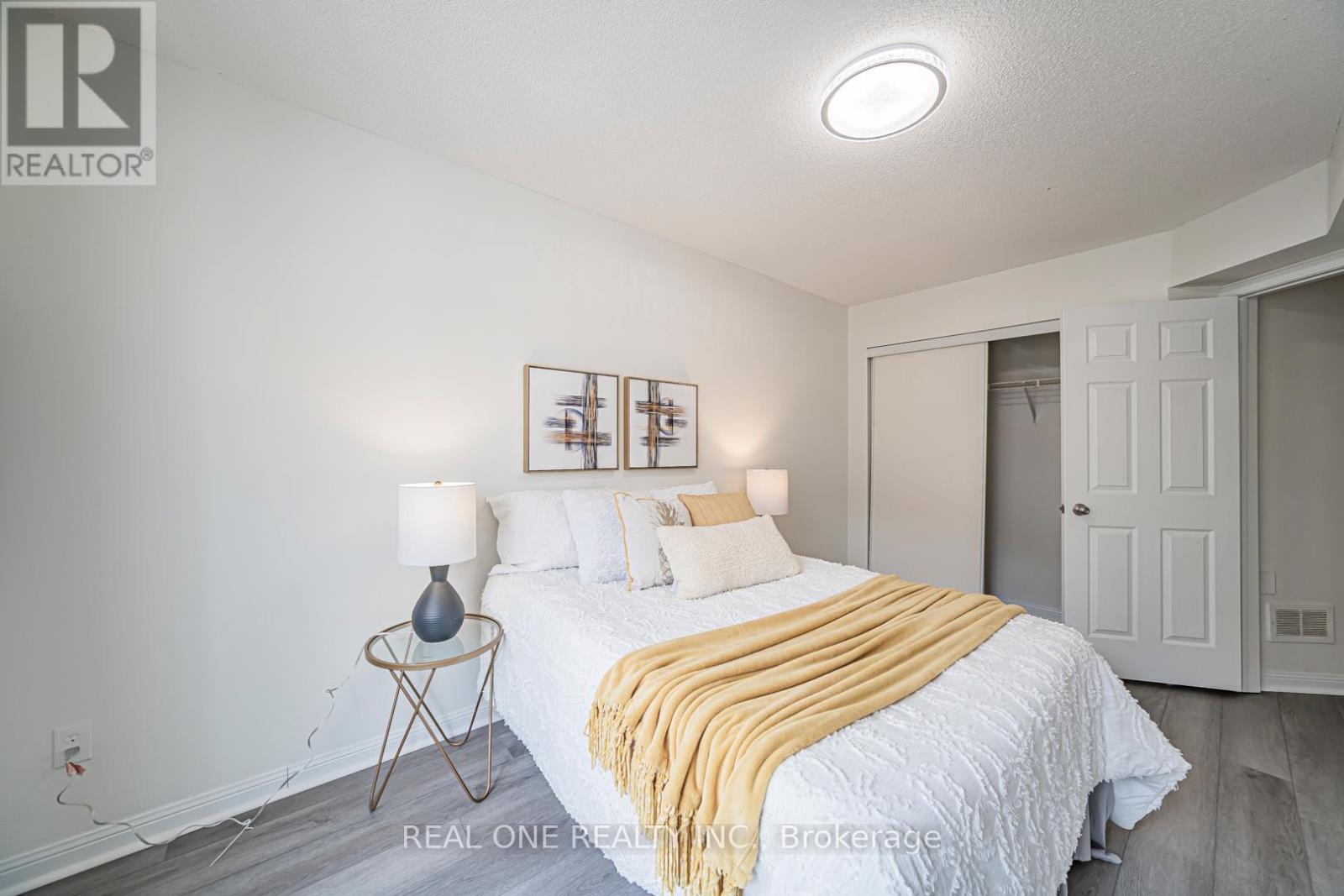 #17 12 ST MORITZ WAY - 20