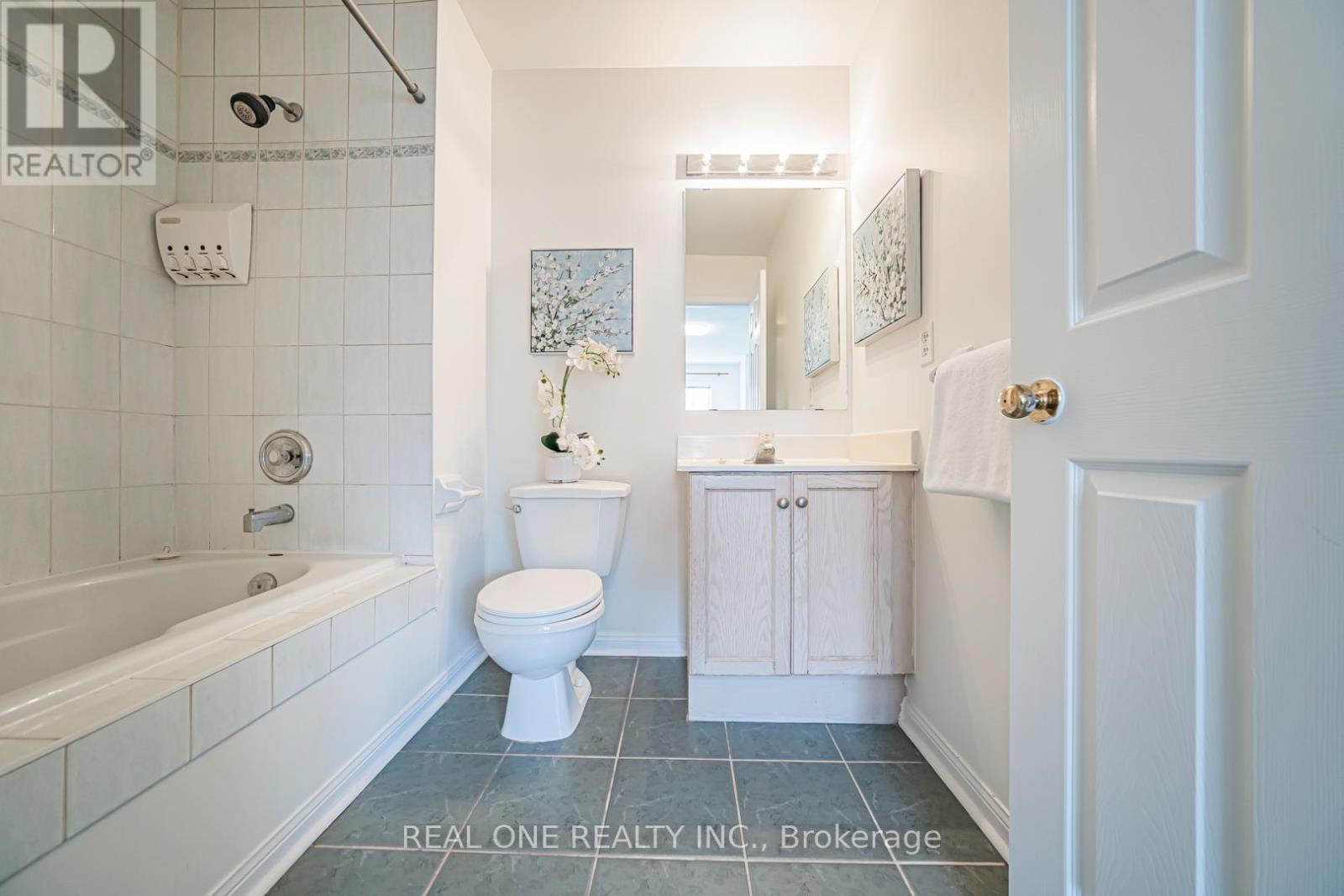 #17 12 ST MORITZ WAY - 32