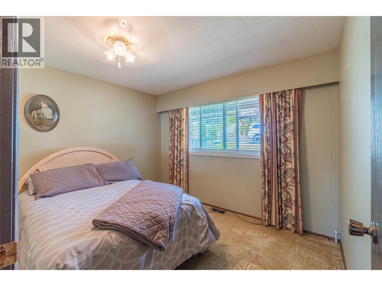 925 SICAMORE Drive - 13