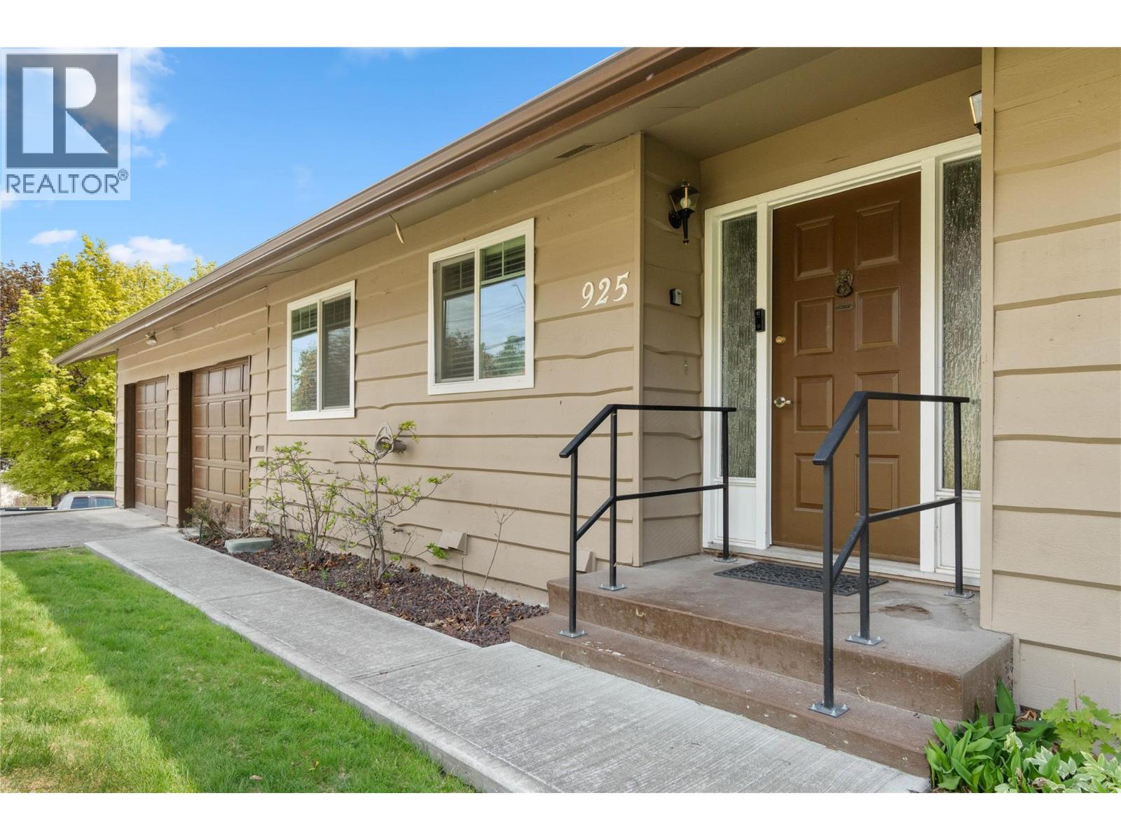 925 SICAMORE Drive - 3