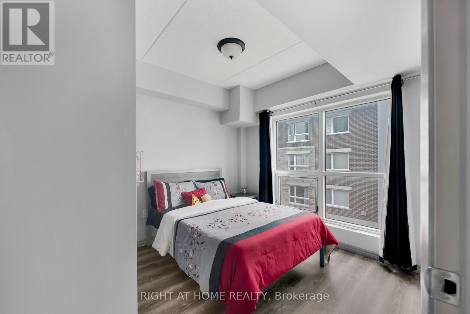 #B415 275 LARCH STREET - 12