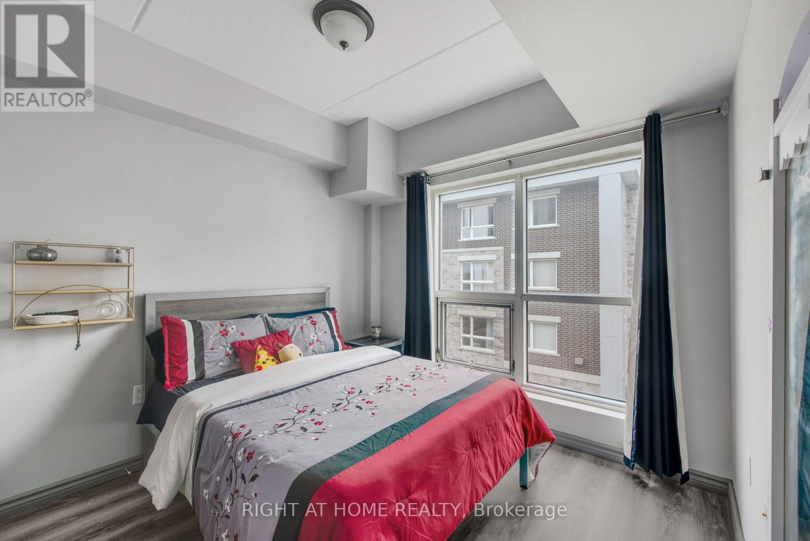 #B415 275 LARCH STREET - 13