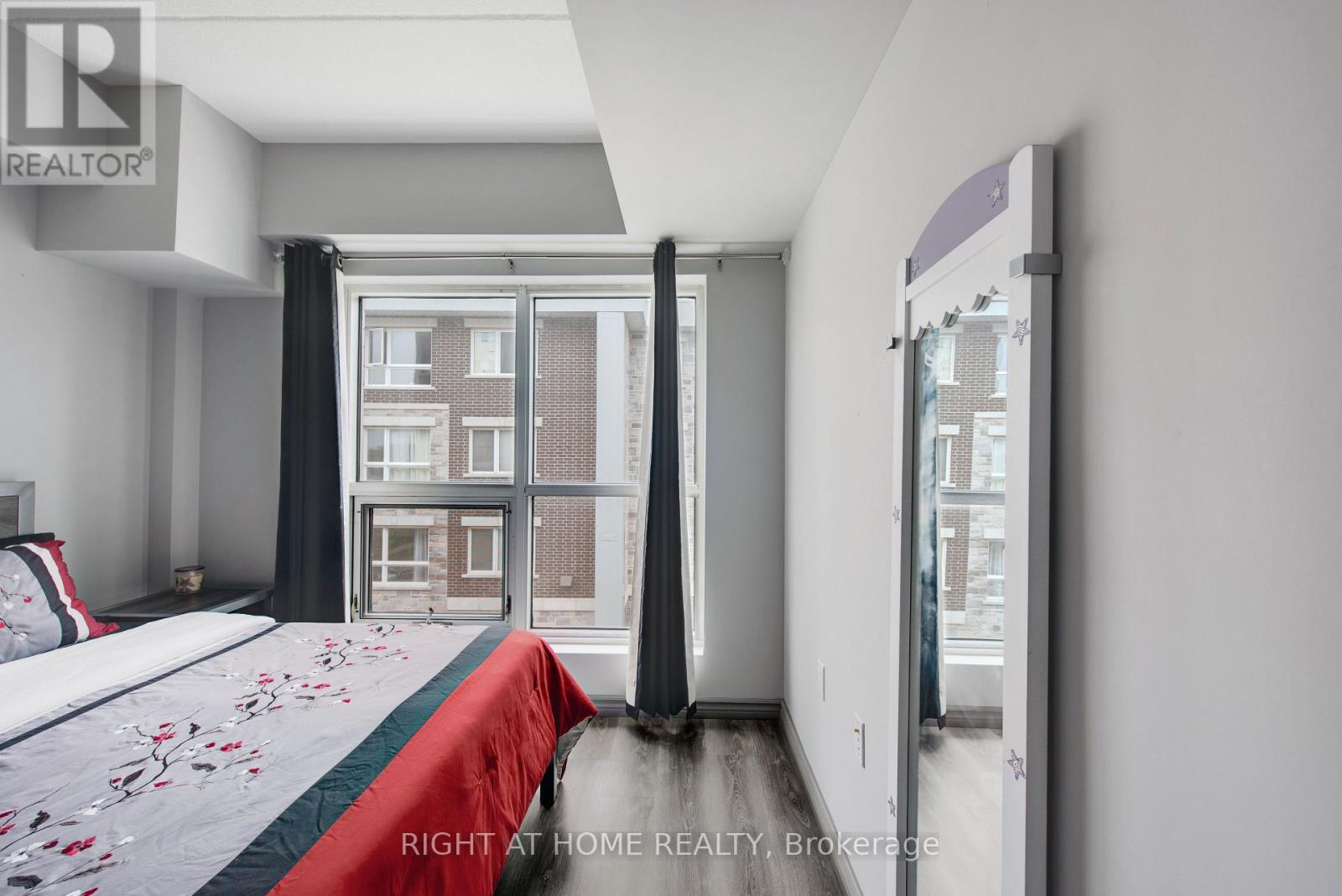 #B415 275 LARCH STREET - 15